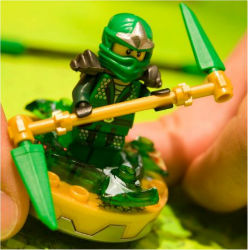 LEGO Ninjago - Lloyd ZX (Green Ninja) with Armor and Dual Swords