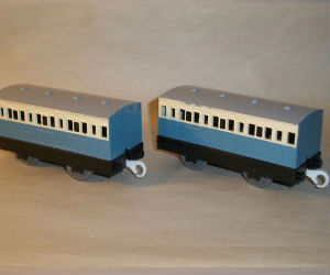 THOMAS Train Trackmaster Blue Passenger Coach 